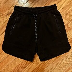 Men’s short shorts